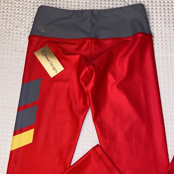 NEW! $78 SCOUT DESIGNS Chevron Stripe Leggings M & L Red Gray Yellow - Picture 5 of 16